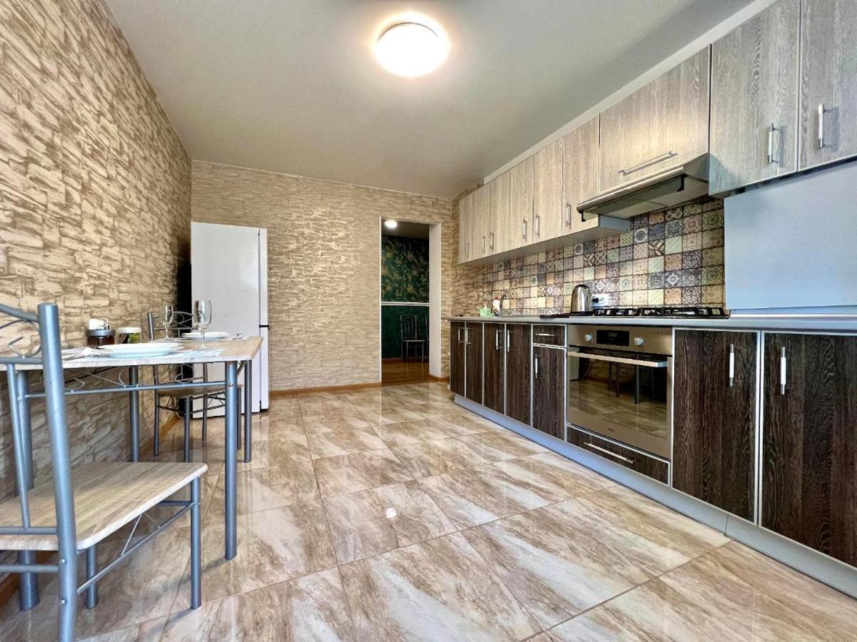 Apartpoltava Простора Однокімнатна Квартира В Новобудові, Корпусний Парк Exterior foto